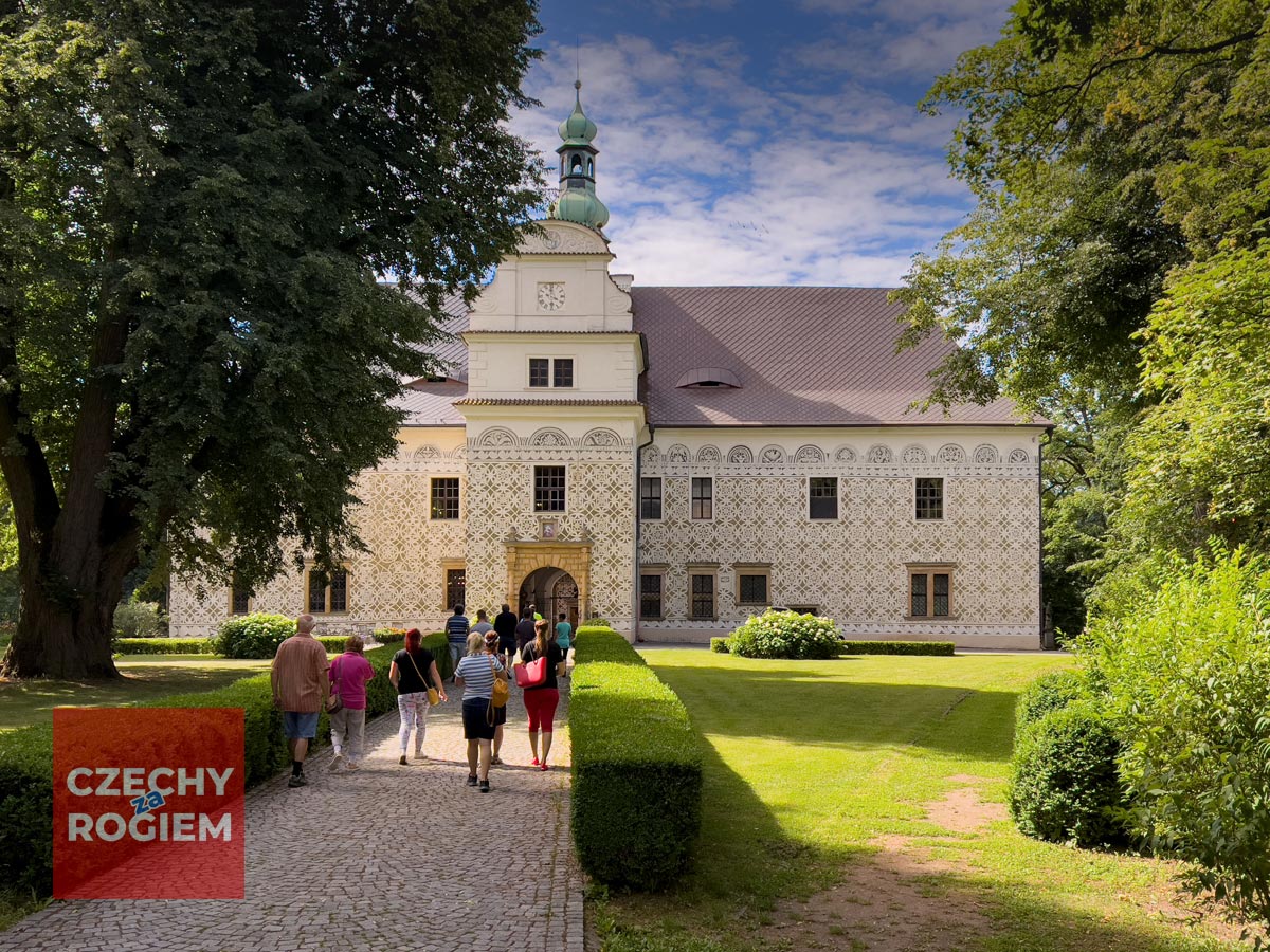 Urokliwy pałac Doudleby – klejnot architektoniczny nad Orlicą