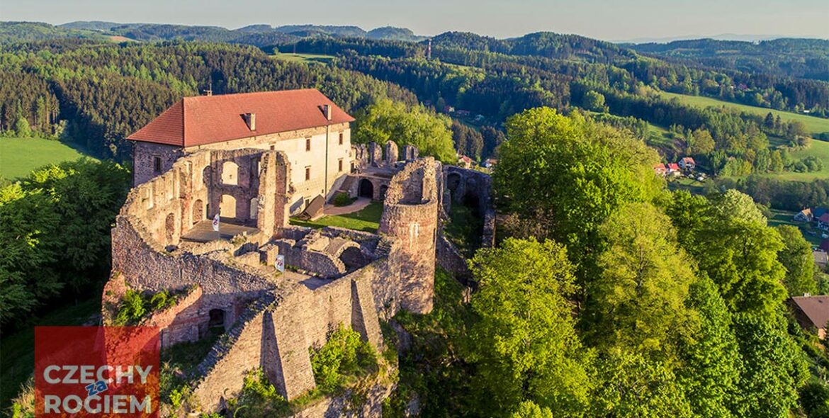 Zamek Pečka – jedyny udostępniony do zwiedzania zamek w rejonie czeskich Karkonoszy